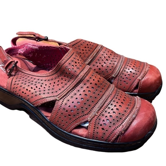 SoftWalk Red Leather Laser Perforated Slingback Mules Sz 12 - Picture 2 of 11